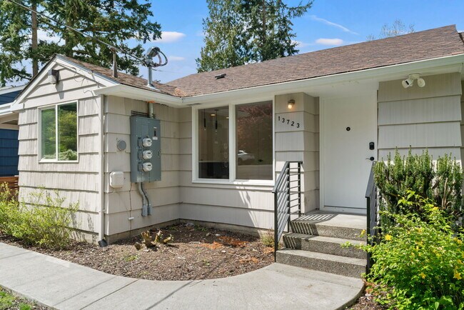 Building Photo - 13723 36th Ave NE