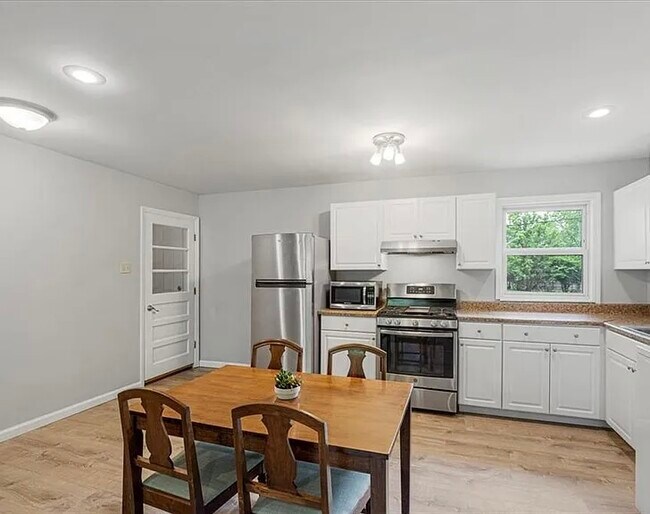 Building Photo - 284 Ramsey Ln