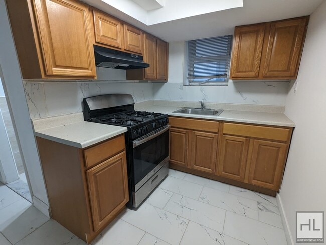 Building Photo - EAST 96 STREET