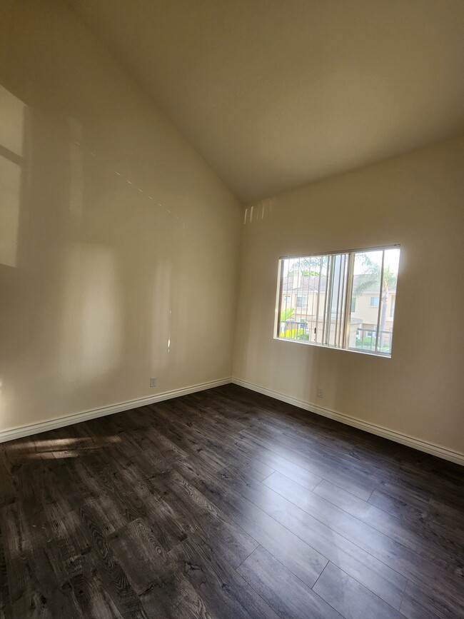 Building Photo - 7285 Calabria Ct