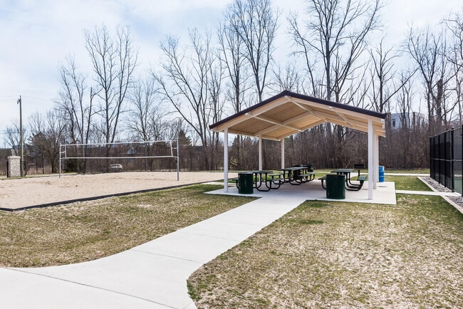 Building Photo - 2150 Park Dr