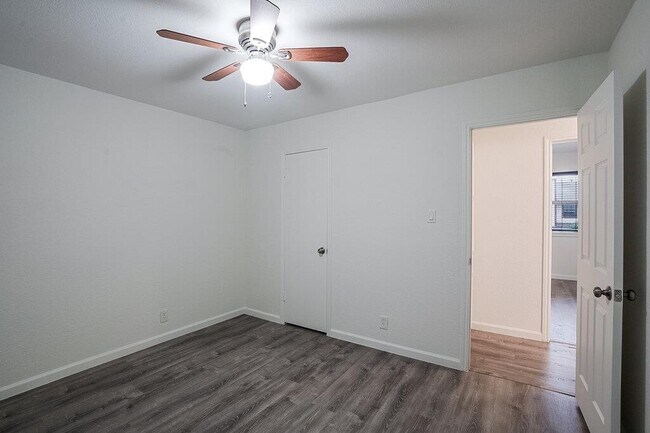 Building Photo - 7800 Northcrest Blvd