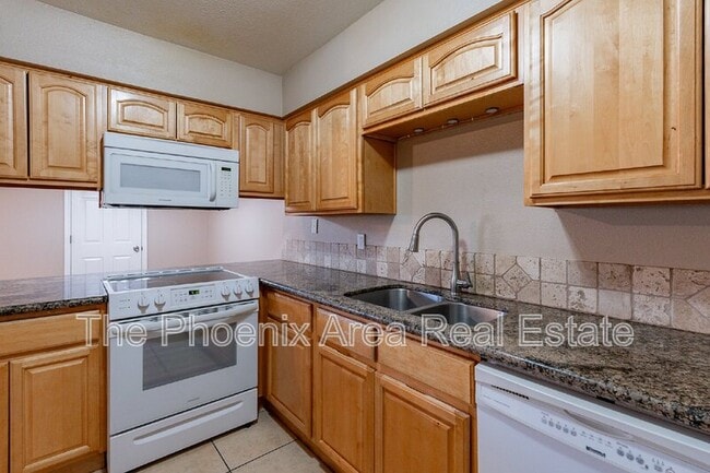 Building Photo - 3206 E Calypso Ave