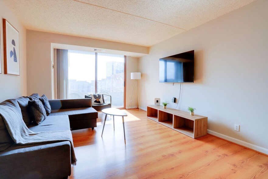 Building Photo - 401 12th St S