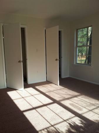 Building Photo - 12 Quince Ct