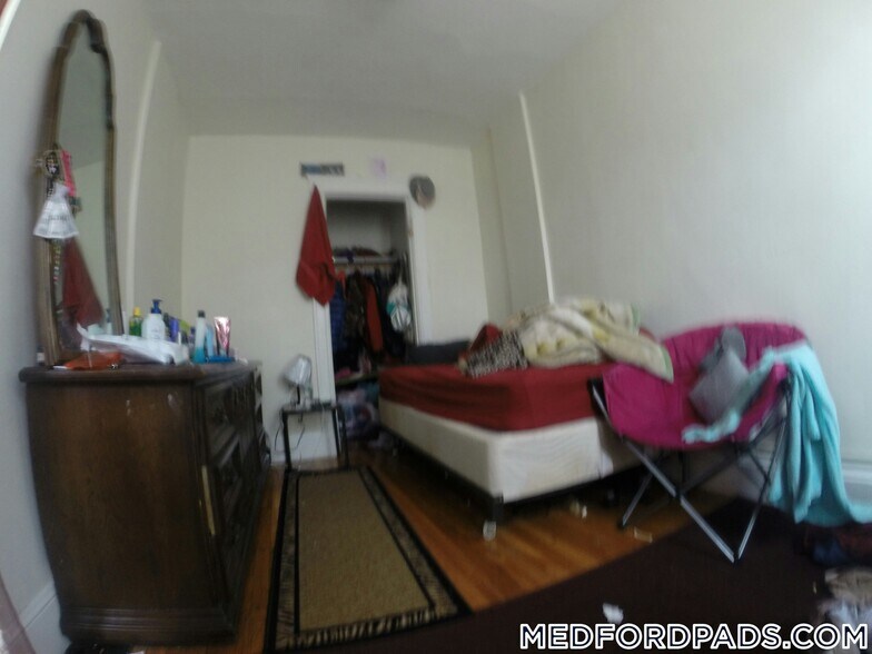 Building Photo - 53 Fellsway W