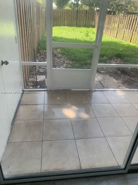 Building Photo - 9432 SW 140th Ct