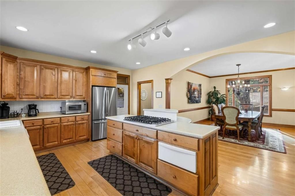 Building Photo - 339 Willow Dr