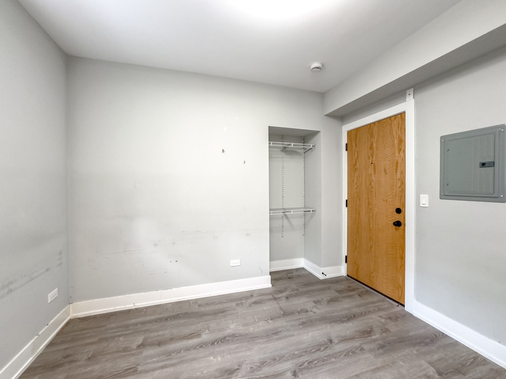 Building Photo - 501 W Belmont Ave