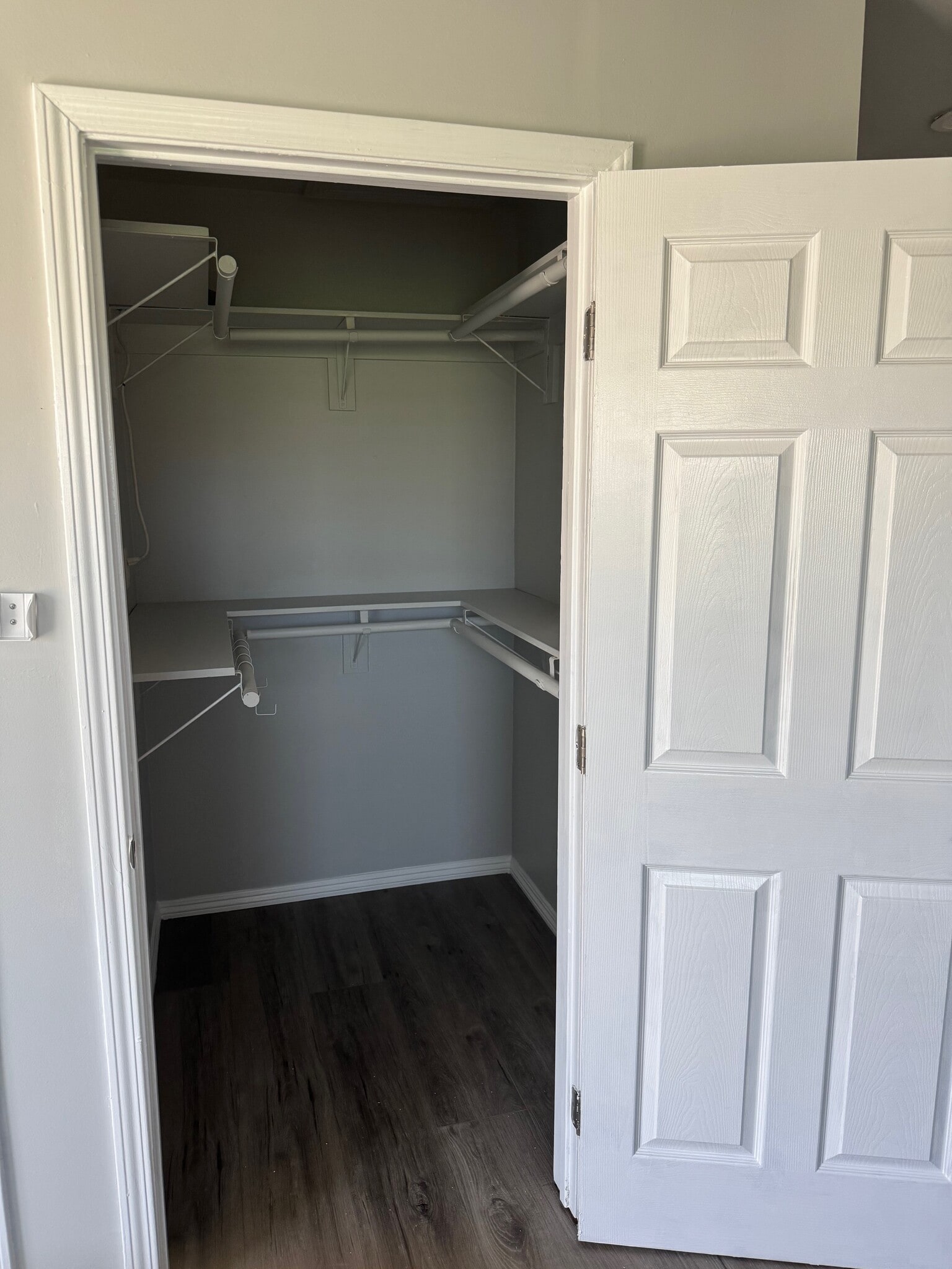 Closet 3 - 15614 S Denver Ave