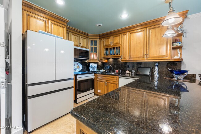 Building Photo - 4725 Bay Point Rd