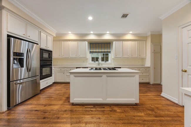 Building Photo - 3216 Rice Boulevard