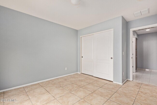 Building Photo - 5023 W Lynne Ln