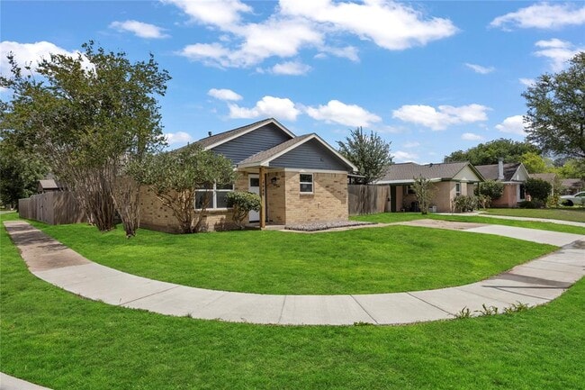 Building Photo - 4640 Orange Cir S