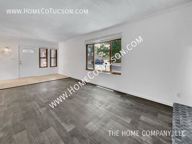 Building Photo - 823 Calle Virada