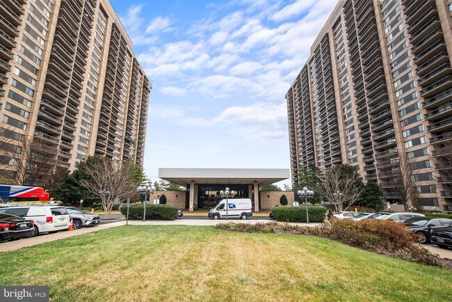 Building Photo - 3701 S George Mason Dr