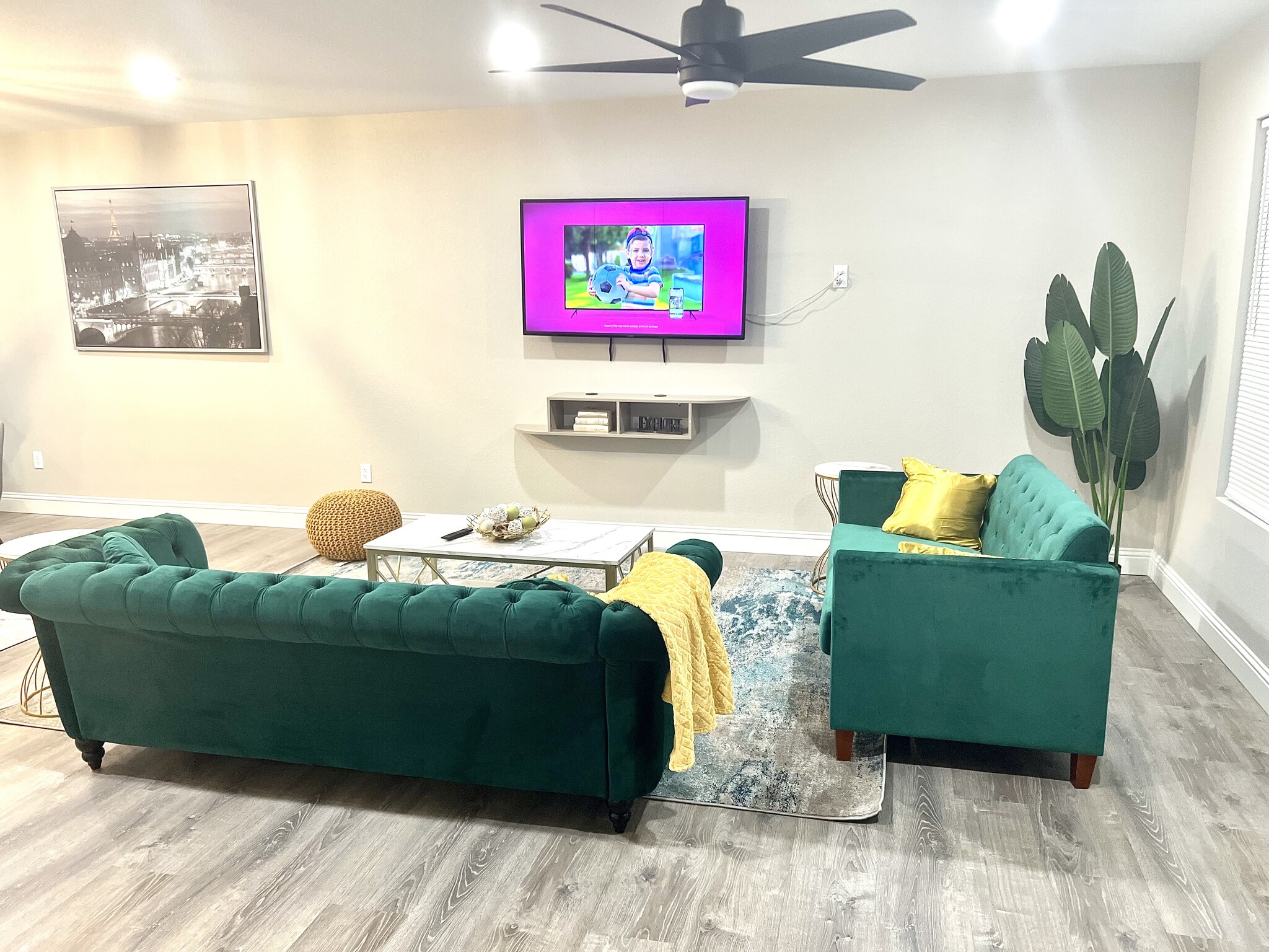 Livingroom - 5830 Grayson St