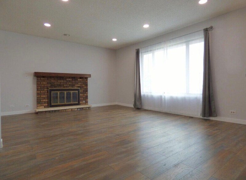 Building Photo - 1114 Manchester Ct