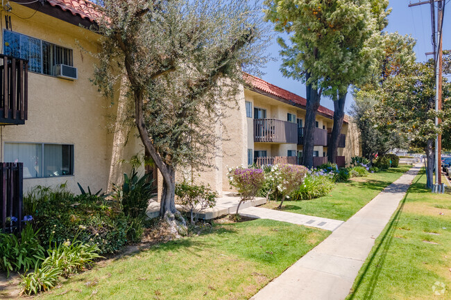 Building Photo - Monterey Apartments