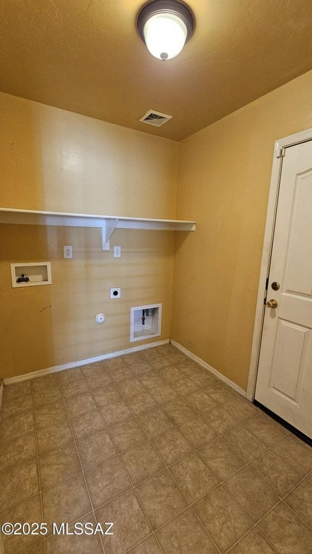 Building Photo - Rancho Valencia 3 bedroom, 2 bath unfurnis...