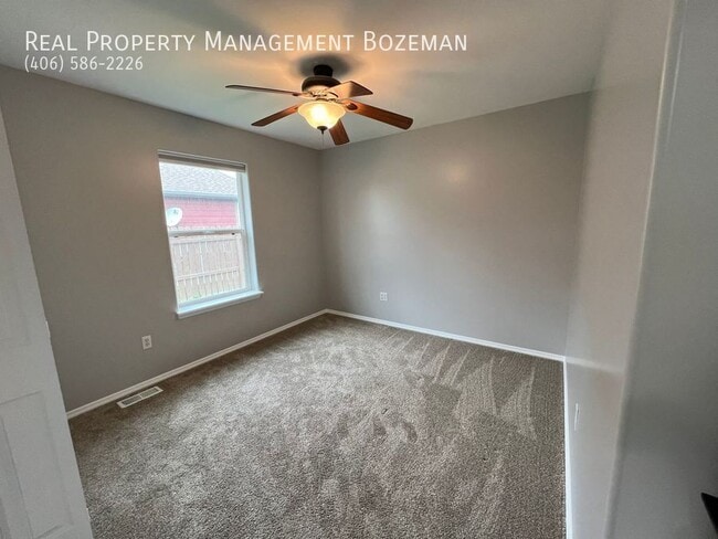 Building Photo - 452 Woodman Dr