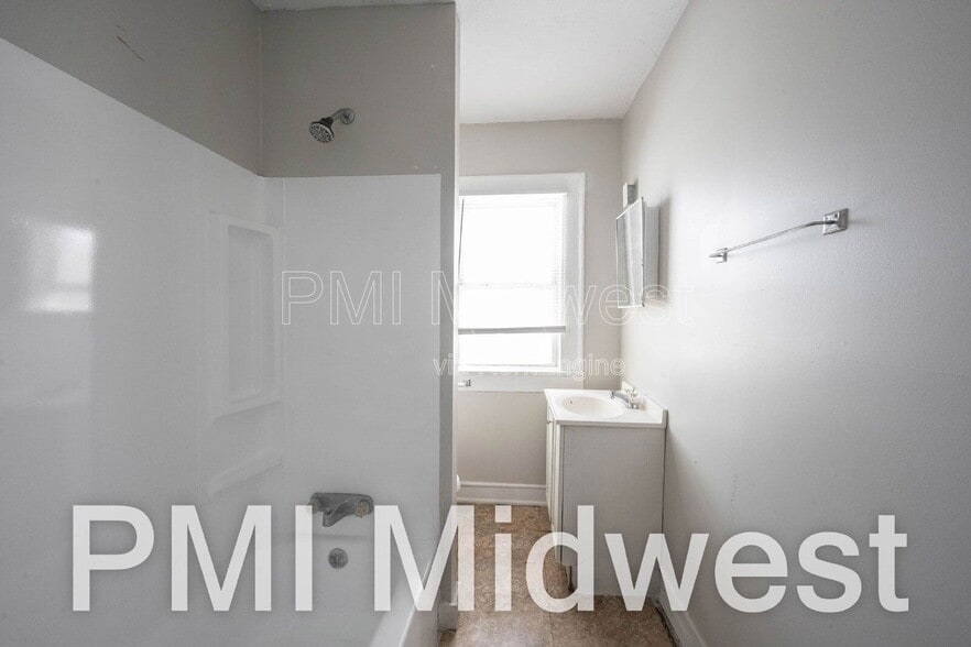 Building Photo - 3139 Guilford Ave