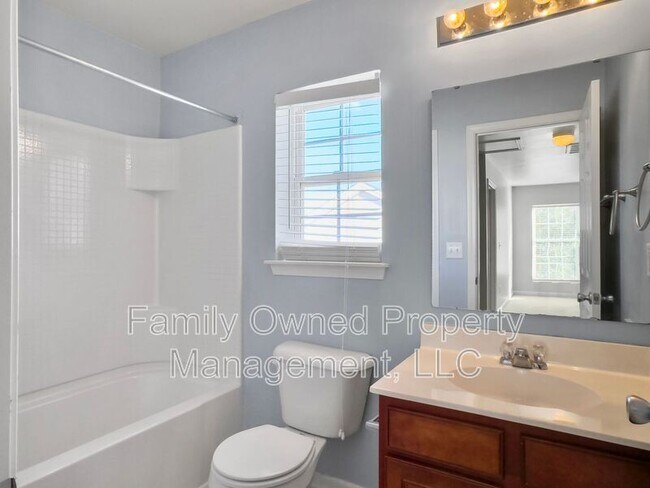 Building Photo - 100 Salem Creek Dr