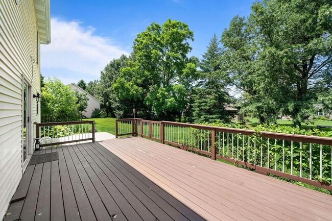 Building Photo - 406 Lakewood Dr