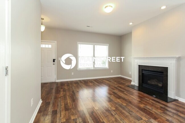 Building Photo - 3 Bedroom Pet-Friendly Home in Mooresville, NC with Main Street Renewal