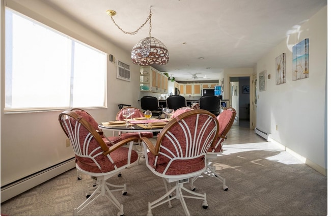 Building Photo - 68 Kings Hwy