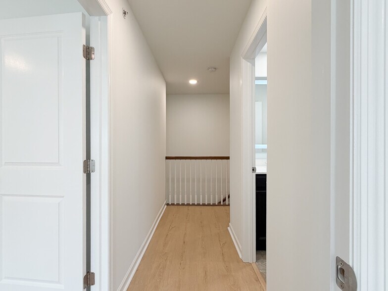 Building Photo - 708 Mayer Pl