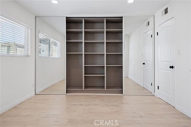 Building Photo - 5330 Zelzah Ave