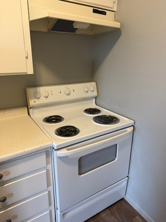 Building Photo - Pine Street Terrace