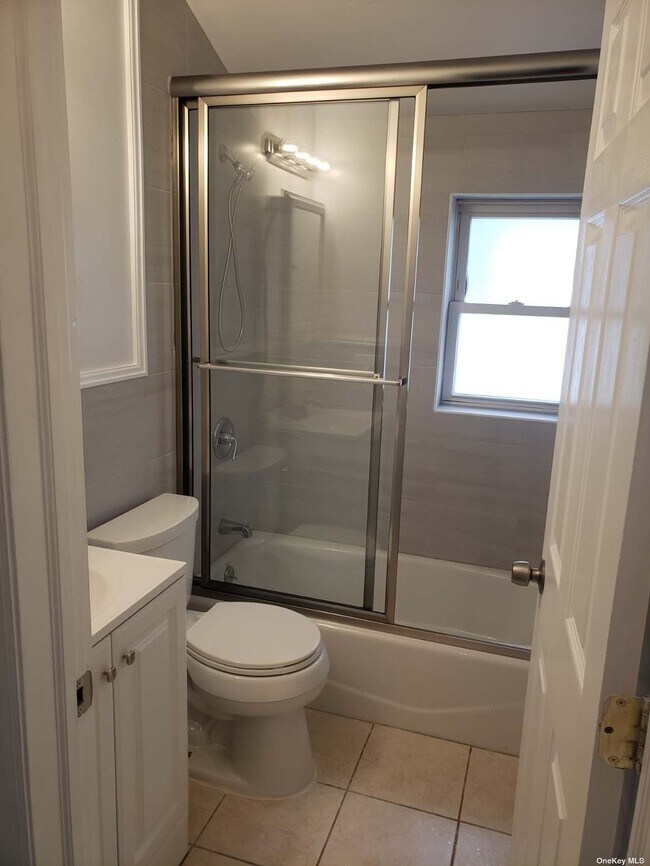 Building Photo - 202-12-202-45 45th Dr