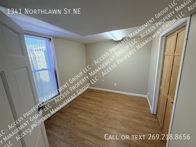 Building Photo - 1341 Northlawn St NE