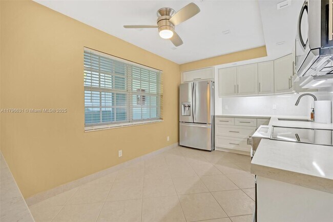 Building Photo - 933 Cypress Grove Dr