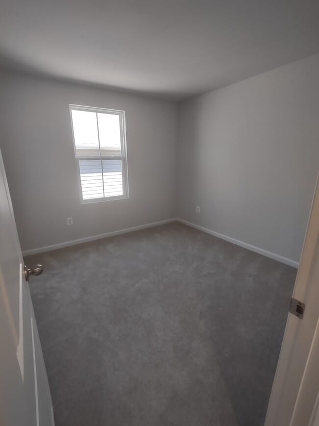 Building Photo - 22 Sugarberry Dr
