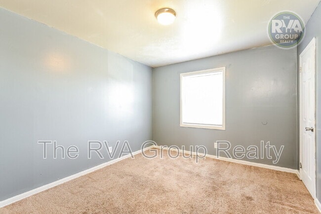 Building Photo - 4111 Kinsley Ave