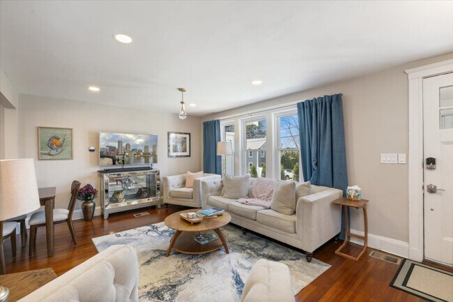 Building Photo - 17 Cedar Terrace