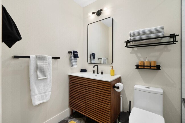 Building Photo - 6957 E Osborn Rd