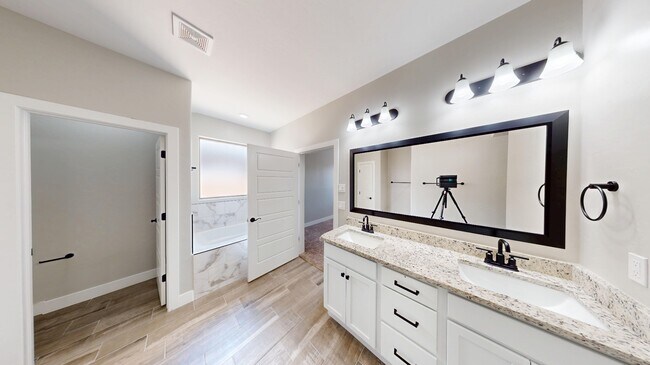 Building Photo - 5109 W Grey Ghost Rd