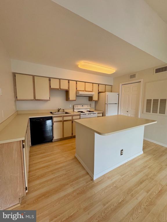Building Photo - 3306 Wyndham Cir