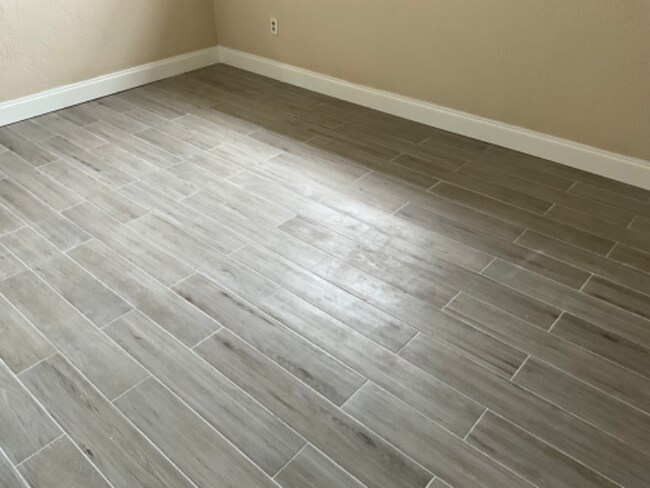 Building Photo - 10781 57th Ave N