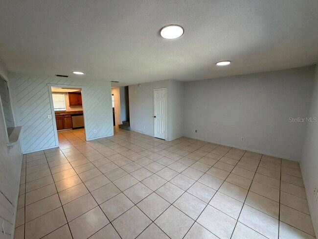 Building Photo - 2434 Rio Pinar Lakes Blvd