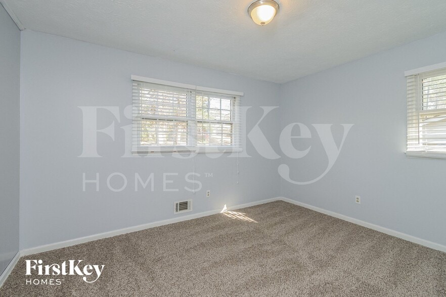 Building Photo - 195 King David Dr SW