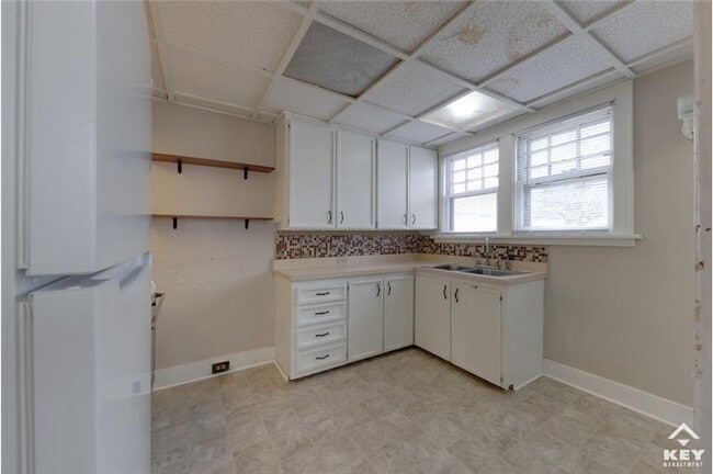 Building Photo - 1608 W Pine St