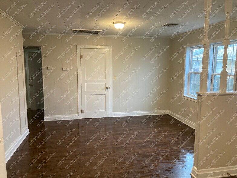 Building Photo - 1854 Ridgefield Ave