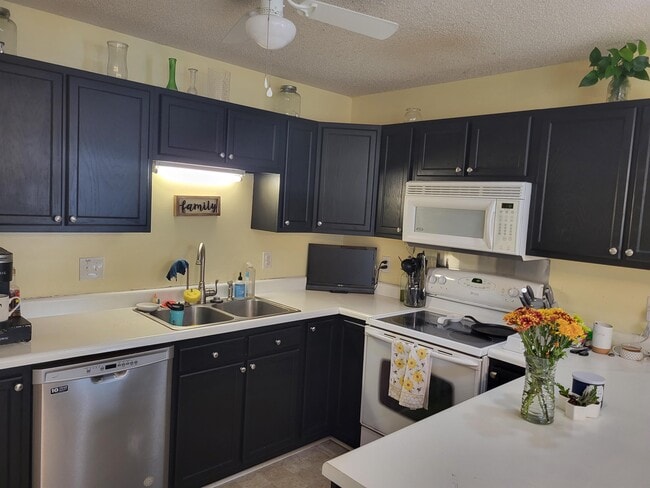 Building Photo - 124 Villa Park Dr