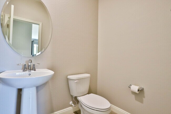 Building Photo - 9805 E Specter Dr