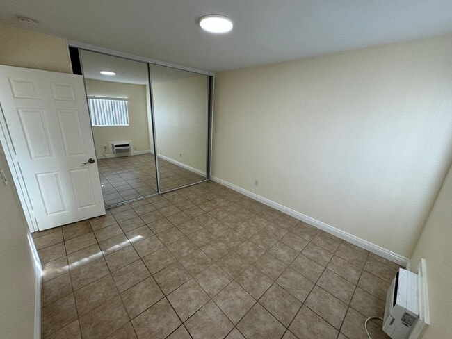 Building Photo - Greenfield Area